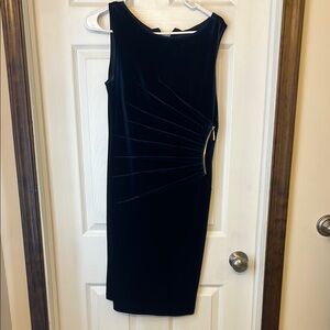 Elegant Dark Blue Velvet Sleeveless Dress